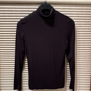 Women’s turtleneck black sweater